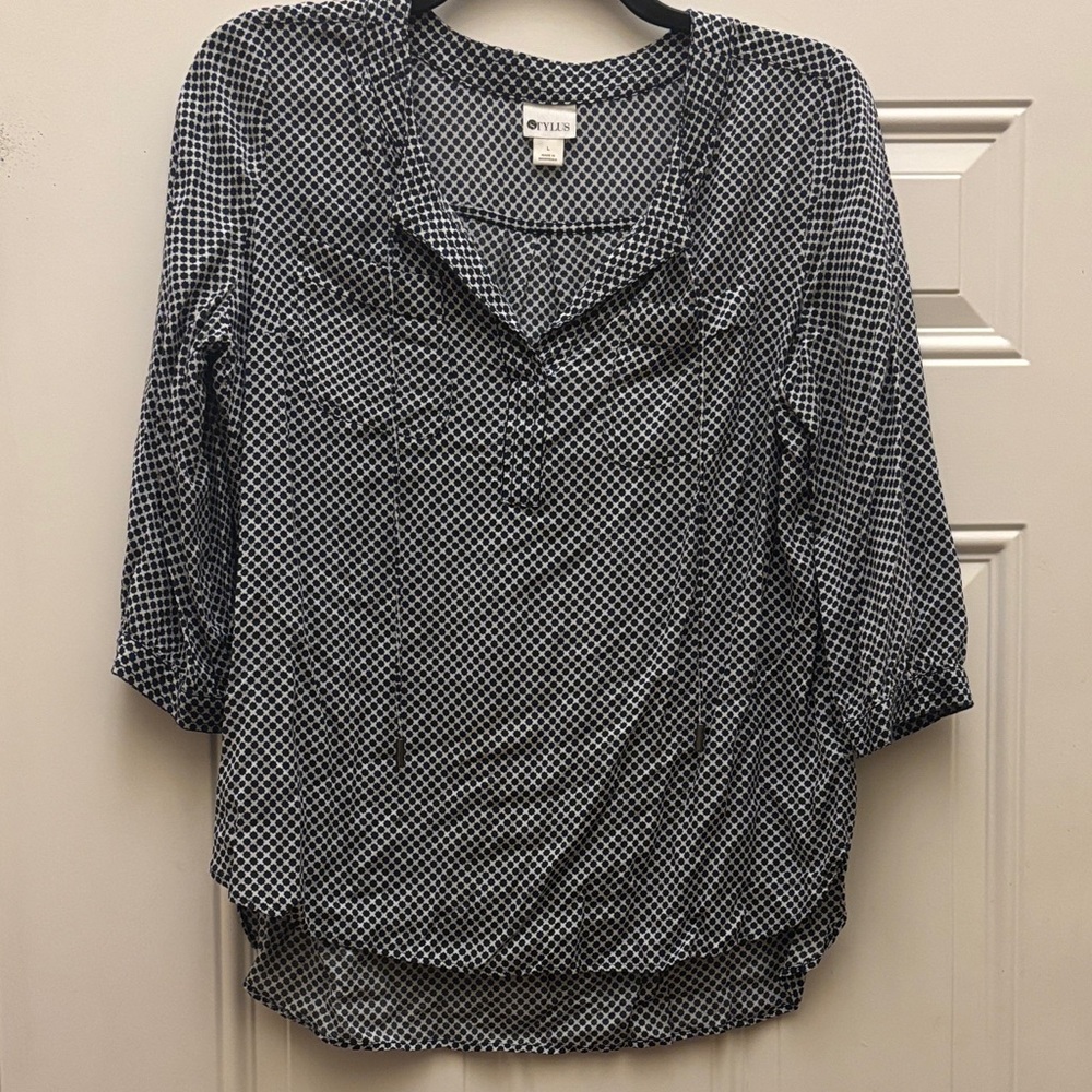 Stylus navy blue jeans and White Patterned Women's Top with tie top size large